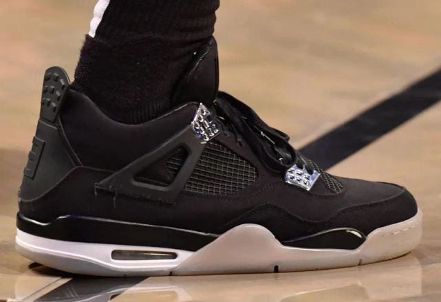 40万天价阿姆aj4实战赛场上脚看塔克就够了