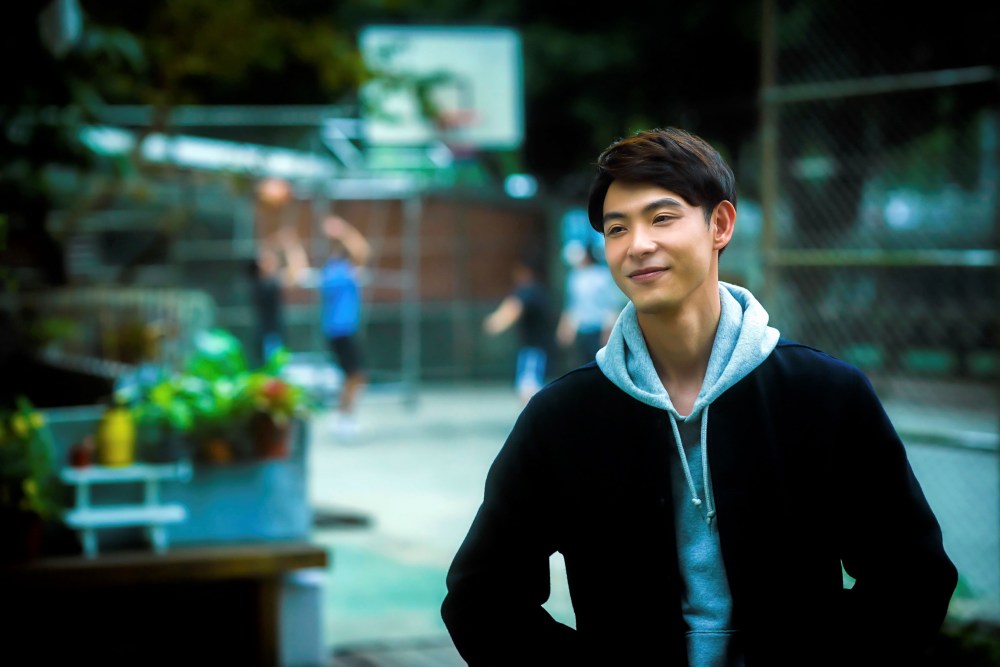 爱情成长电影一杯热奶茶的等待连晨翔融入角色备戏蹲跳200下