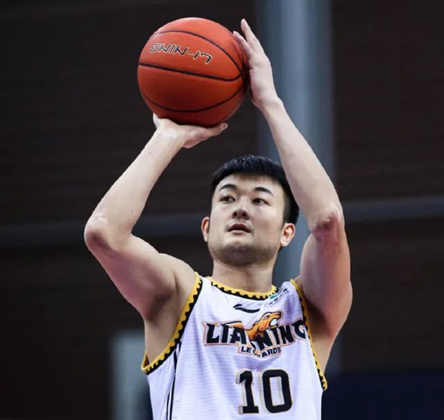 29分钟7中1仅得5分,王子瑞是真菜,难怪马布里不要他了