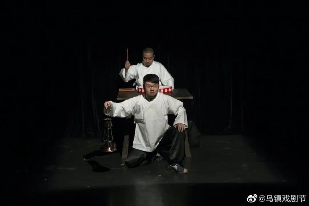 因此,《静止》是一个有关"性"的话剧.