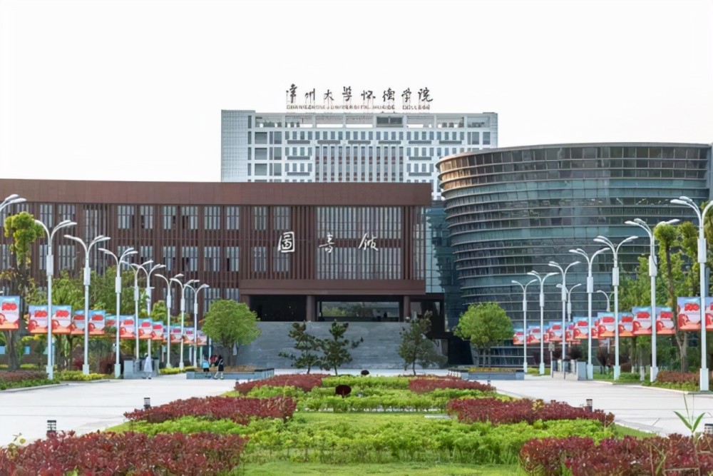 常州工學院,常州工業職業技術學院為公辦高校,而常州大學懷德學院為