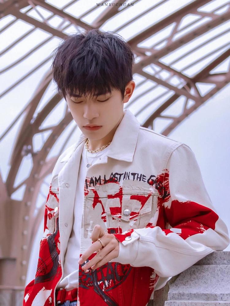 罗志祥你姓千还是玺千玺我姓易易烊千玺的名字由来