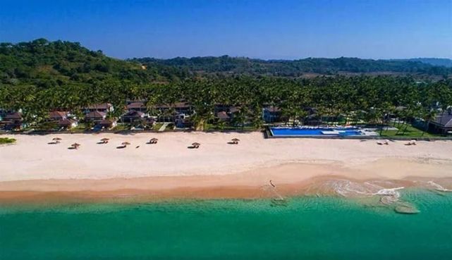 缅甸额布里海滩游客爆满游客量是疫情期间的3倍