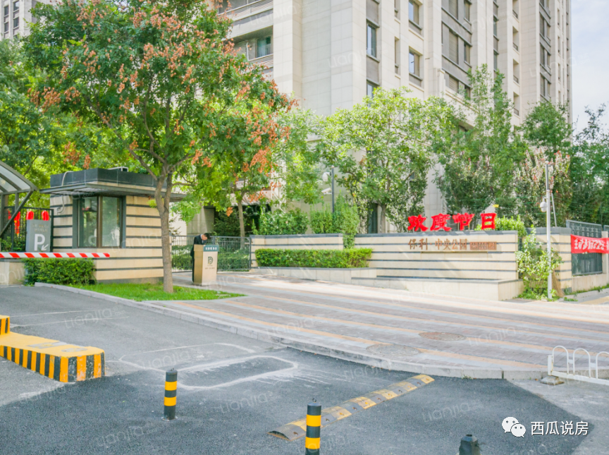 第二梯队融科橄榄城,臻园,东湖湾融科橄榄城的楼龄稍微旧了一丢丢,在