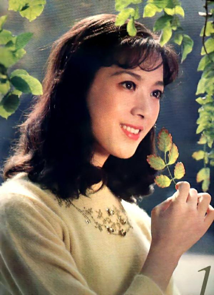 80年代第一美女龚雪因流氓案远走美国今68岁回国加入影协