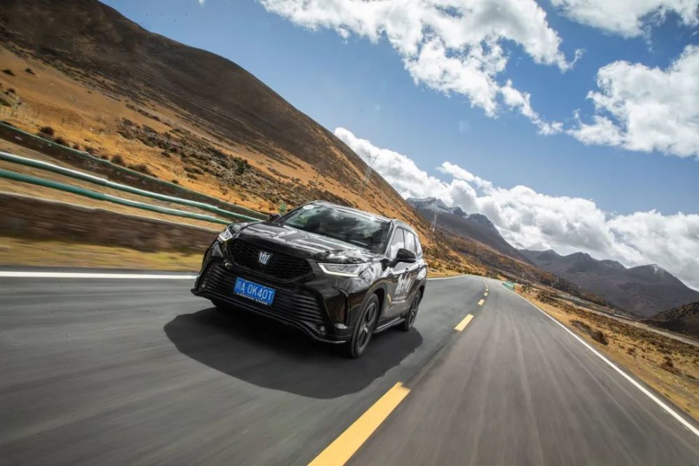 一汽丰田陆行中国正式启程体验高原下的皇冠陆放