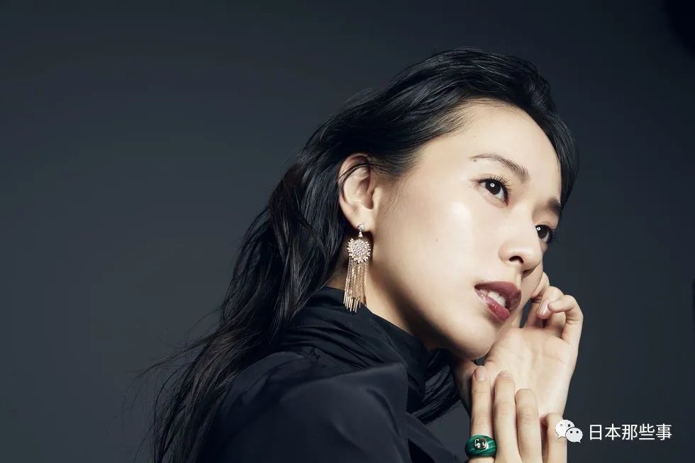 女性自身,说的就是你们家而且toda也透露,最近一直有八卦杂志的狗仔