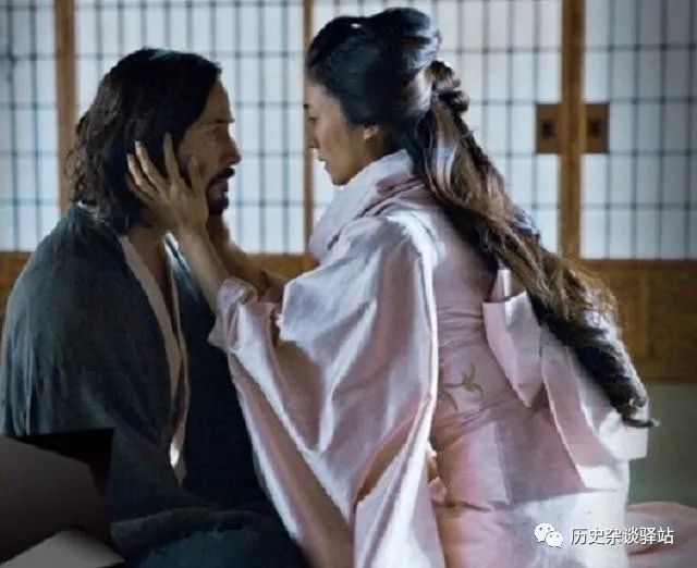 在"桶狭间之战"的那一年,织田将自己的养女许配给了丰臣秀吉,能和织田