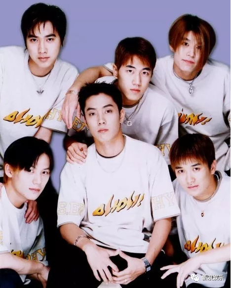 作为韩国的一代男团,水晶男孩应该是很多韩饭的初心吧?
