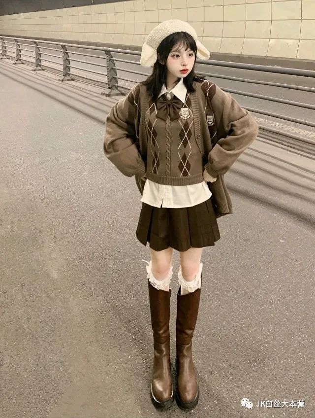 jk制服来啦~就像把巧克力涂身上了