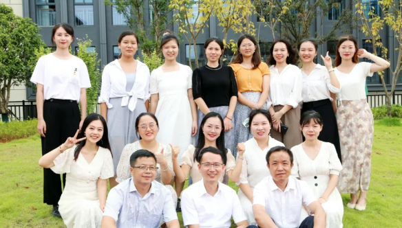 长郡云龙实验学校赵莹老师在湖南省中小学青年教师教学竞赛中乘风破浪