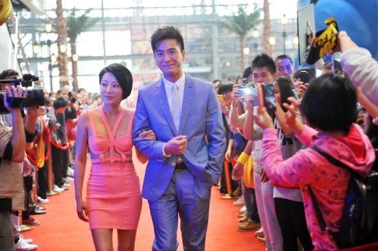 还有吴卓羲,跟李沁合作过《幸福归来》哎,都是谈情说爱,或者是无脑