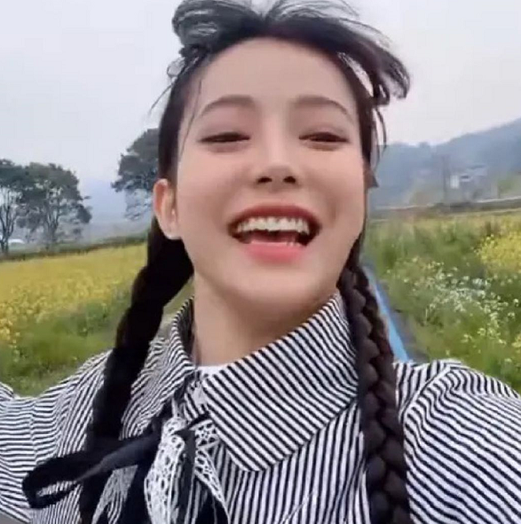 表妹李kk走红后,纯真笑容消失有隐情?