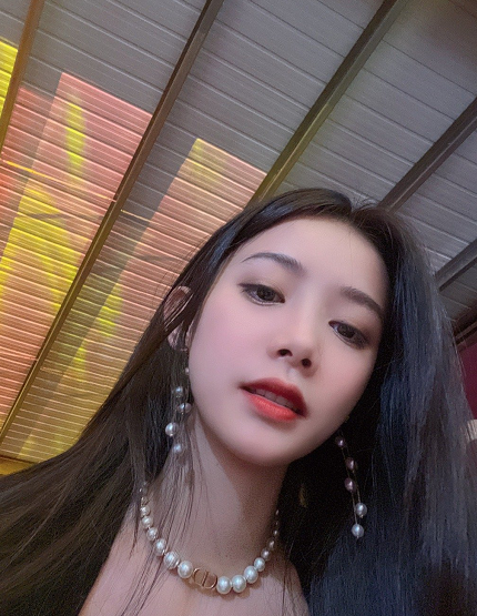 表妹李kk走红后,纯真笑容消失有隐情?