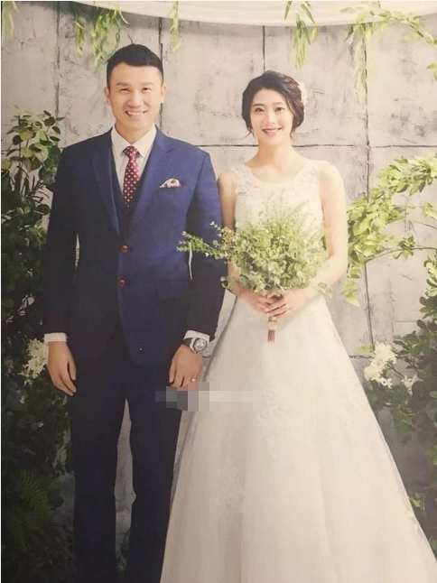 由于伤势严重,王琳的竞技状态大不如前,她选择了走上教练岗位,继续在