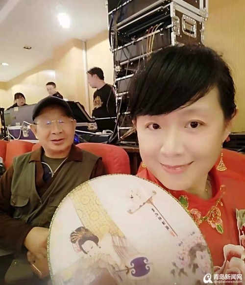 她把85岁老父亲拍成老顽童 拍下2000多张照片还上了电视!