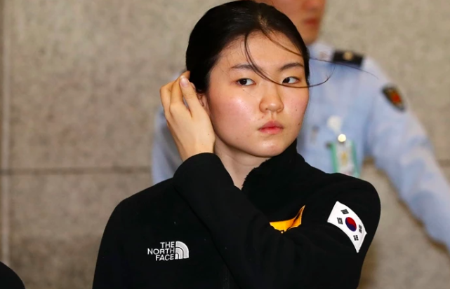 崔敏静表示,沈锡希的行为已经构成了恶意骚扰,已经让自己无法比赛.