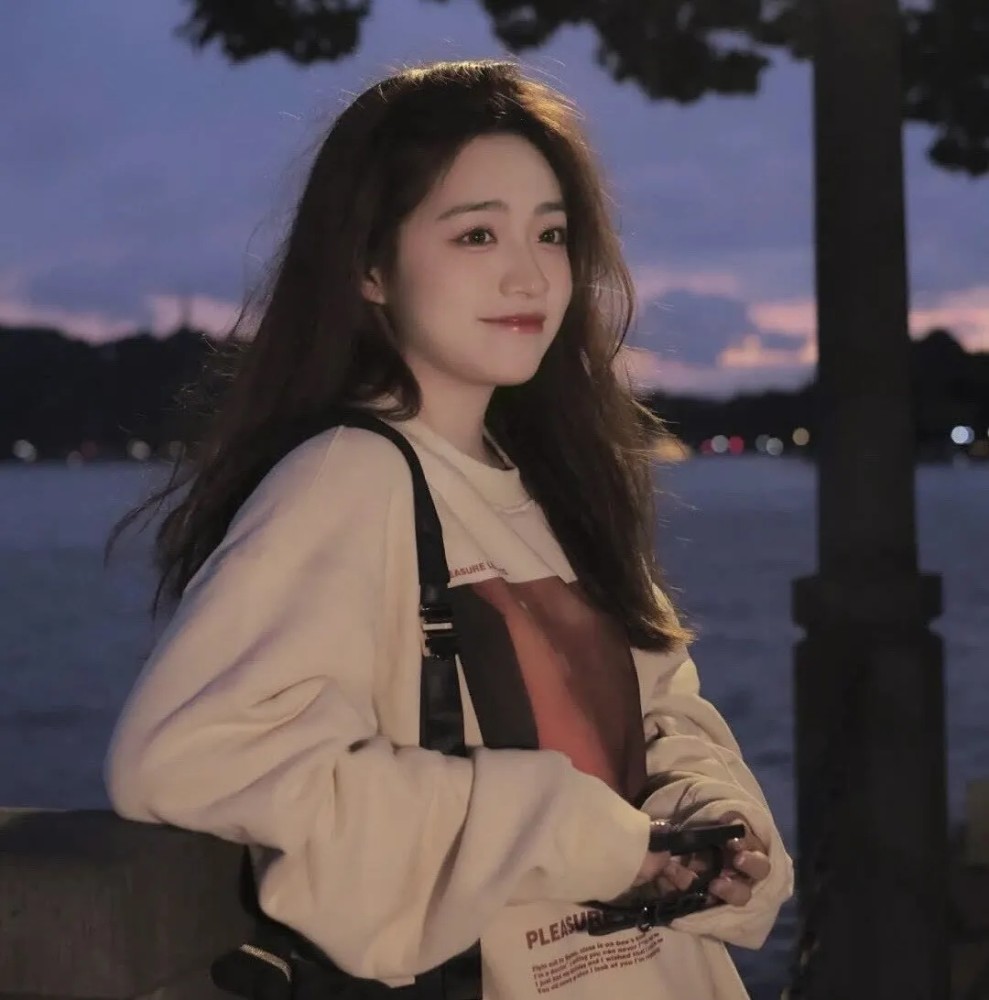 心动女生头像飞鱼与鸟不同路