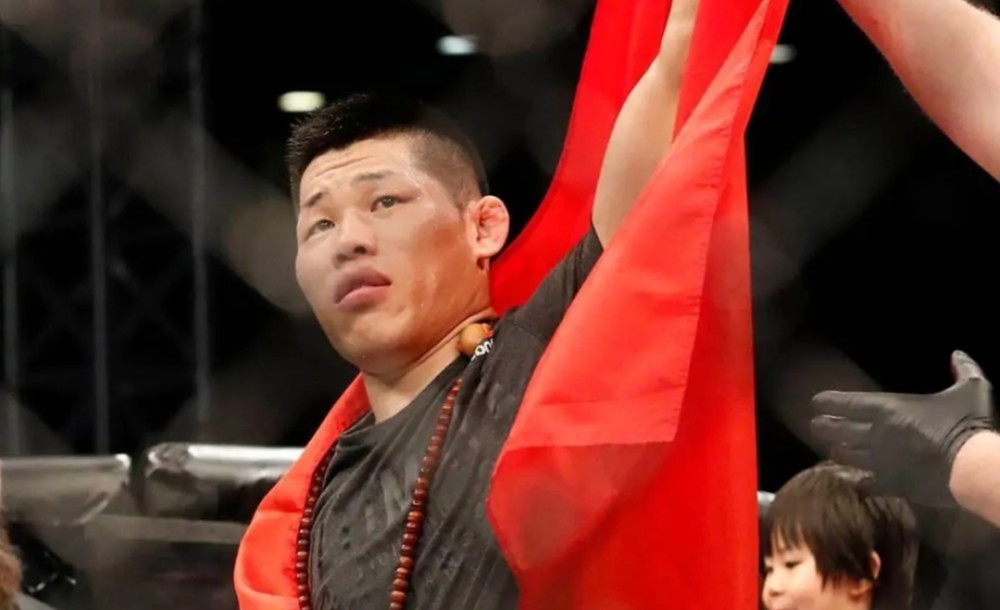 李景亮将于10月31日对战不败狼王奇马耶夫