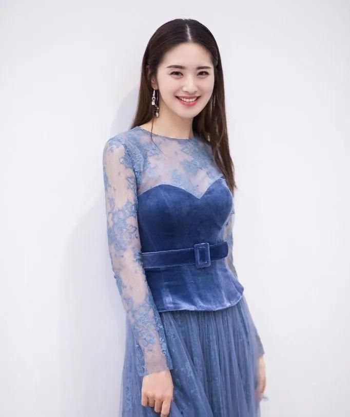 湖南卫视美女主持人刘烨