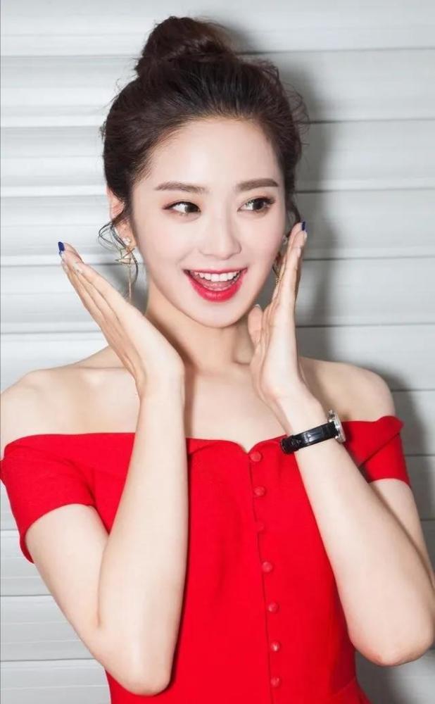 湖南卫视美女主持人刘烨
