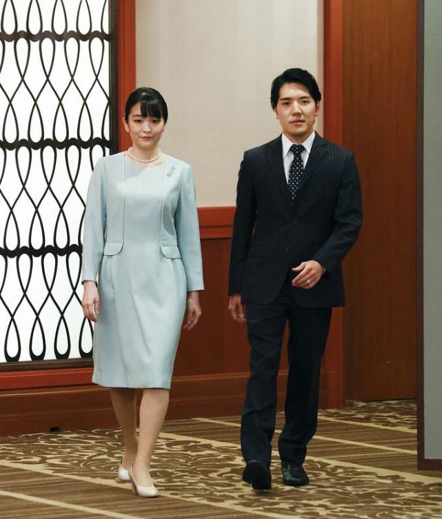 真子公主夫妇婚后首外出为爱裸婚变年轻婆婆遭前未婚夫打脸