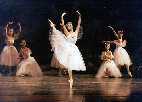 400人不停跳舞至倒地而亡,至今无解|欧洲|红舞鞋|芭蕾舞|法国