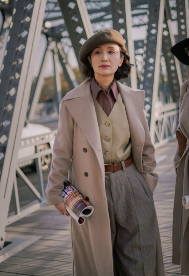 三木妈妈才是年龄奔60穿衣却不服老的典范每套都优雅又高级