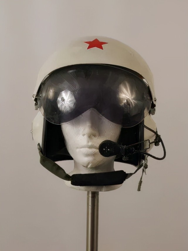 中国头盔瞄准系统亮相,如何"眼神杀敌"