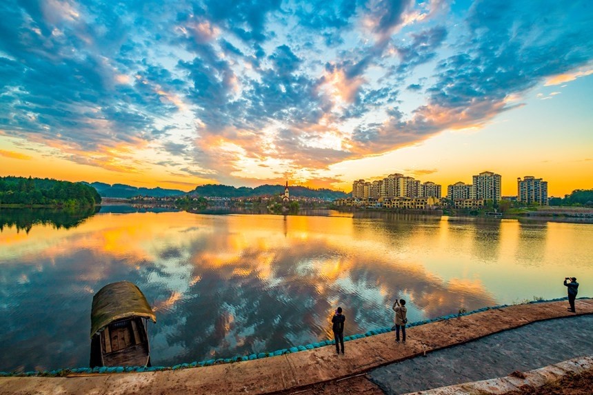 据了解,黎香湖是南川区大观生态农业园区的重要9景点之一.