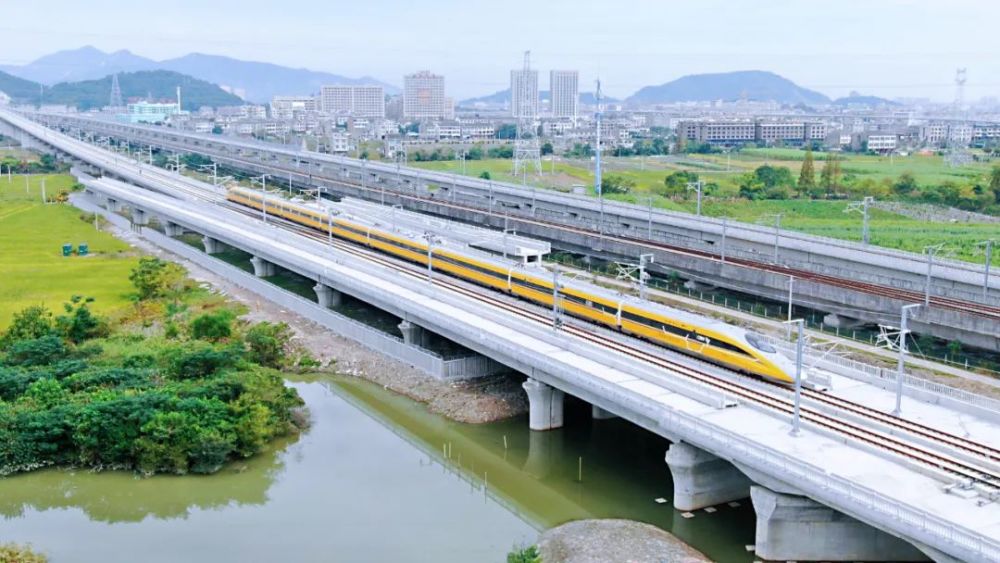 385公里小时首条民间资本控股的杭绍台高铁进入最后冲刺阶段