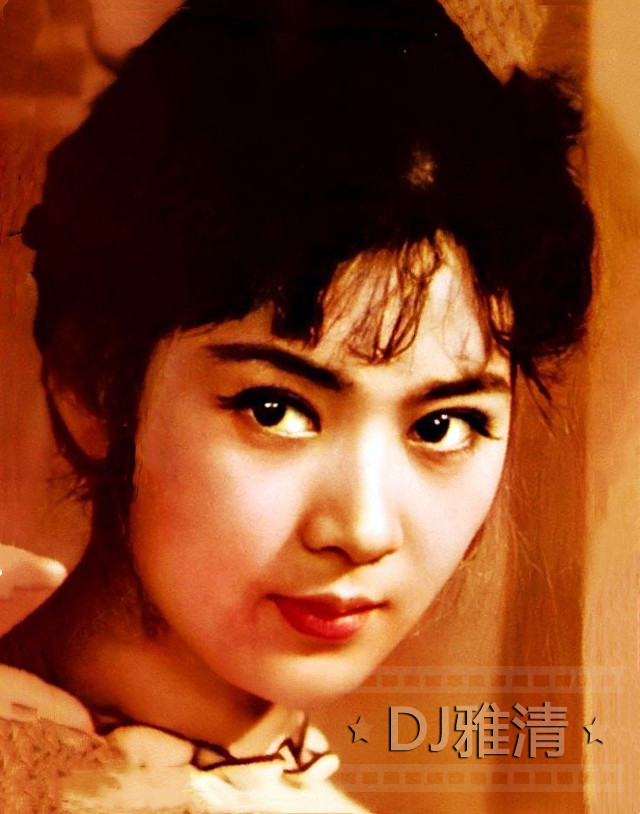 43张老照片记录美人龚雪的四季风采天然大美女浓妆淡抹总相宜