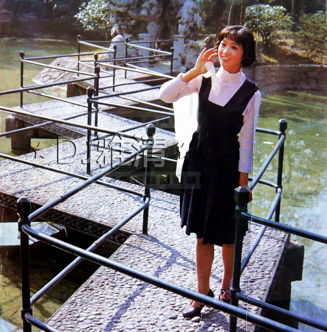 43张老照片,记录美人龚雪的四季风采,天然大美女,浓妆淡抹总相宜_腾讯