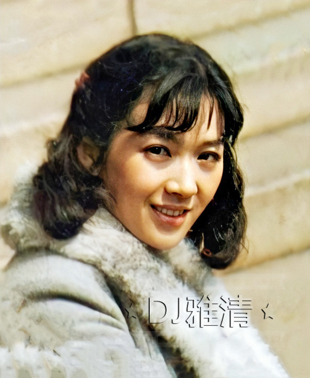 43张老照片,记录美人龚雪的四季风采,天然大美女,浓妆淡抹总相宜