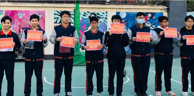 北京市徐悲鸿中学秋季体育节简报