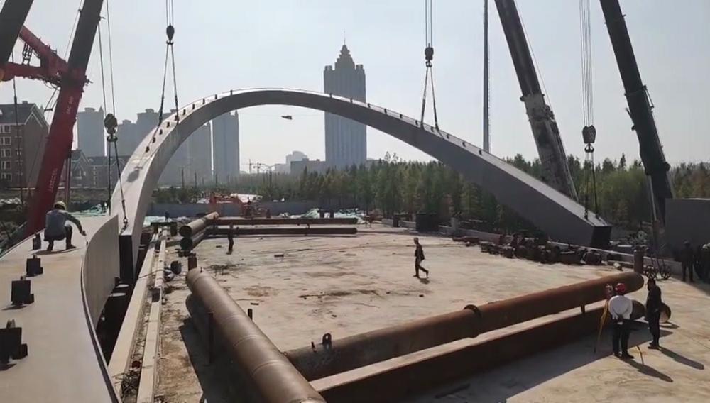 厦金大桥要害控制性工程刘五店航道桥主塔封顶