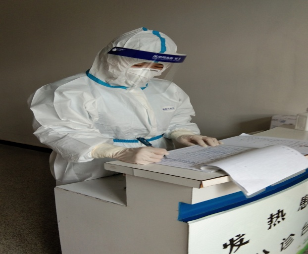 包含北京胸科醫院掛號微信客服-我來告訴你，全國人民一起抗擊疫情的詞條