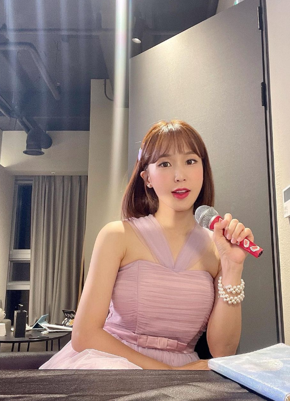 今天,许敏真在社交平台上发文表示,自己已经找到了可以共度一生的人