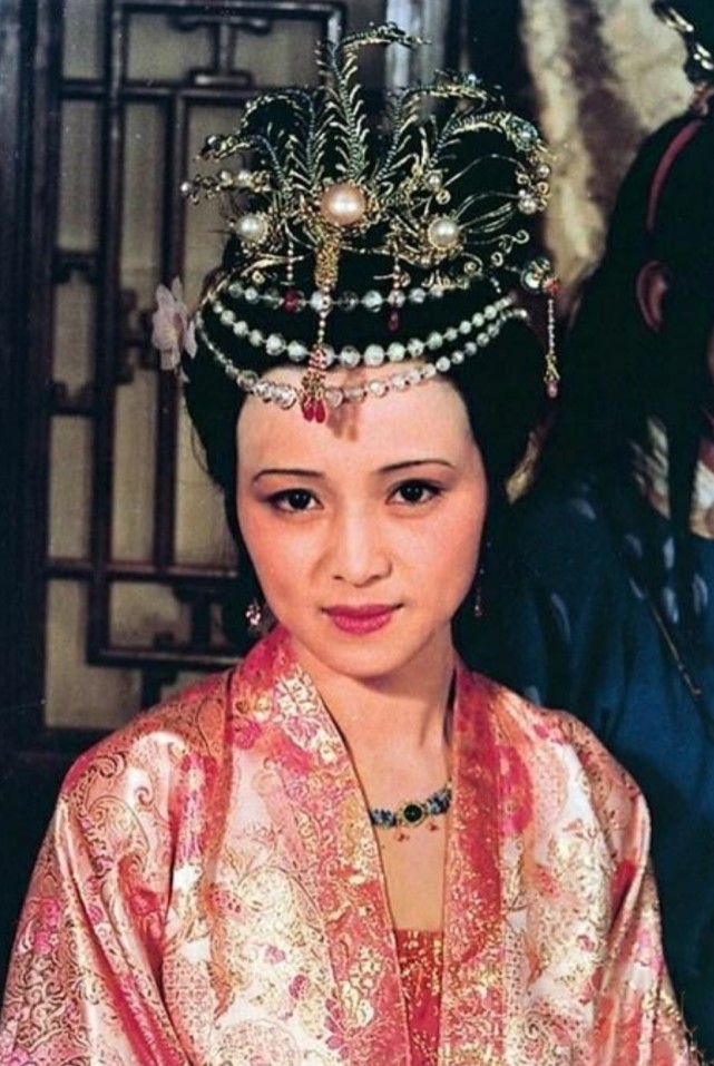 秦可卿的死因那个时候所有人都忘记了,秦可卿是怎么死的?