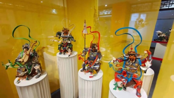 这场面塑展神乎其技!