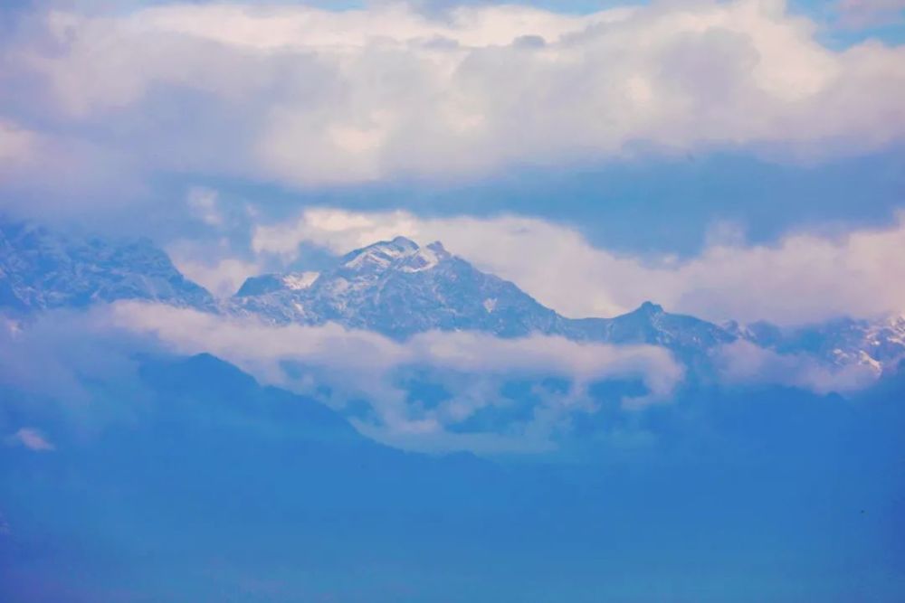 今日什邡又见雪山