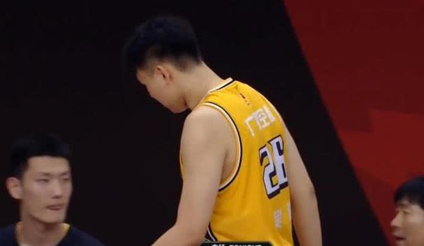 李春江 15分钟砍10＋2！CBA又一庸才变人才 本土少帅变身用人大师