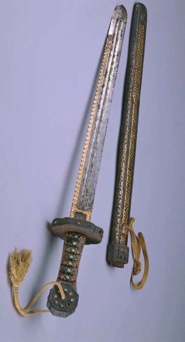 故宫藏刀剑文物展追光逐剑国际刀剑艺术大展在龙泉青瓷博物馆开展