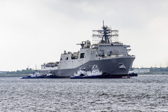 美海军最新“圣安东尼奥”级两栖船坞运输舰完成船厂试航八年级语文