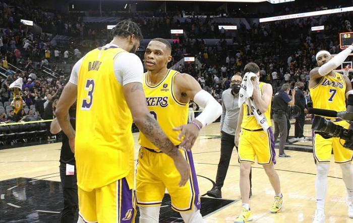 湖人 场均失分119.6，湖人防守怎么了？NBA分析师：阵容太老