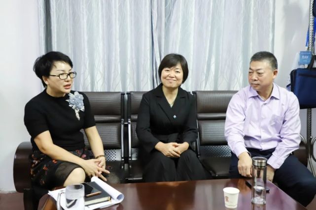 市商务局党组书记,局长朱雁玲开展廉政家访活动