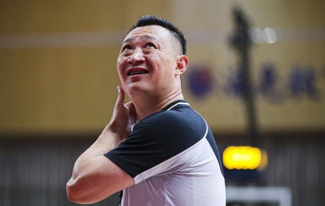 cba裁判闫军伤情进展,初步诊断跟腱没有受伤,可能只是扭伤而已