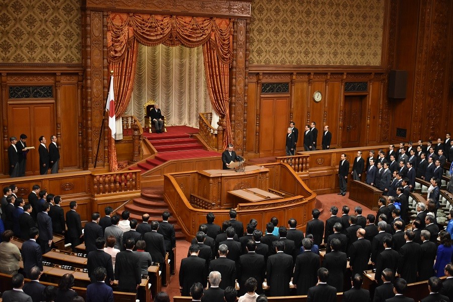 在日本参议院的权力有多大可以对抗天皇首相吗