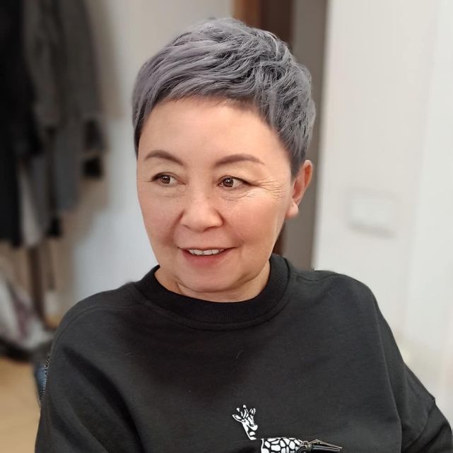 60岁女人剪什么发型图片