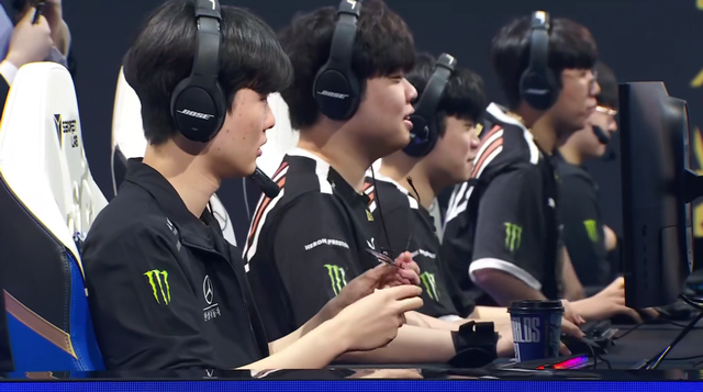 s11四强ad选手都是uzi粉丝lpl赛区有望进决赛李哥冲击第四冠